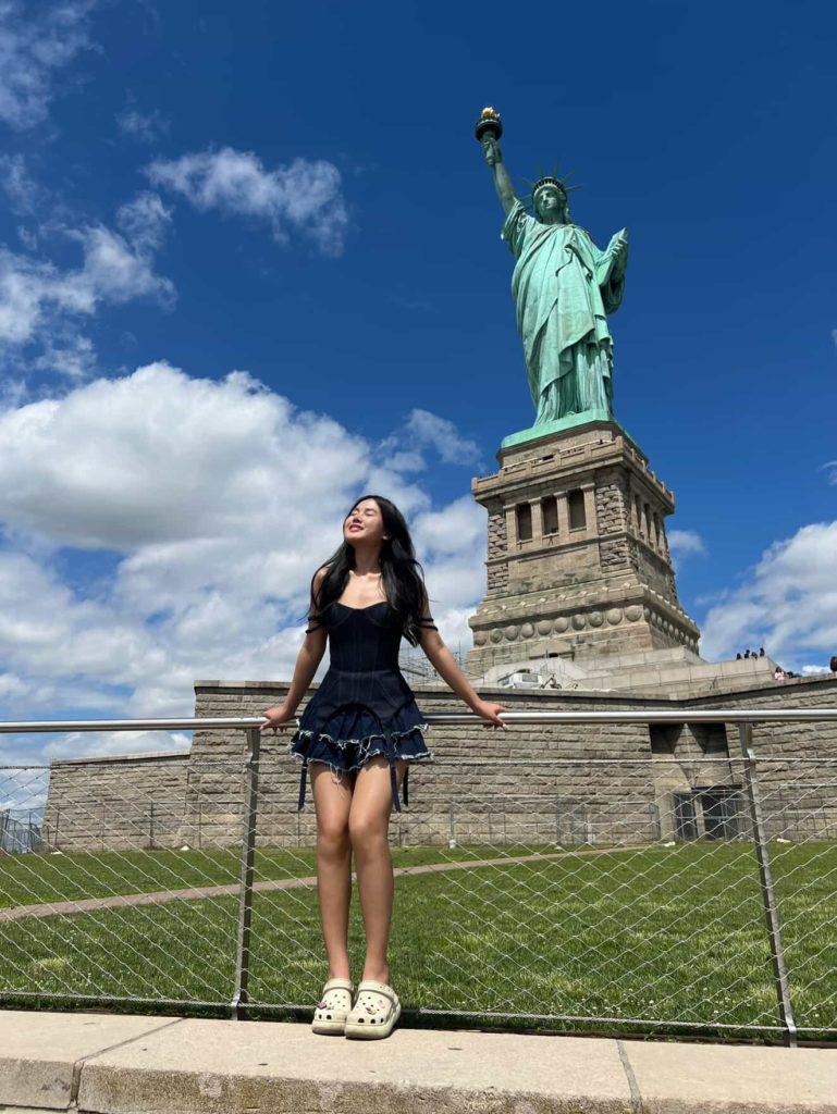 Juralak Thedsrimueang (Evelyn Hill Statue of Liberty & Elis island, NYC)