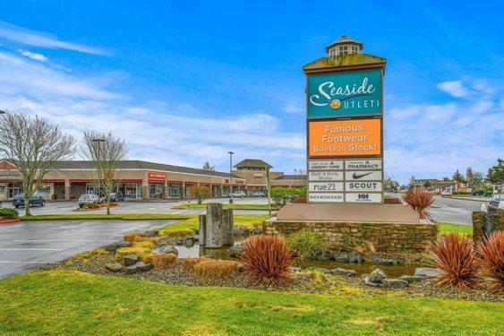 Seaside Outlet Mall