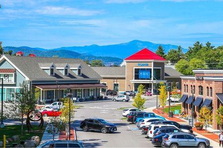 Settlers Green Outlet Village