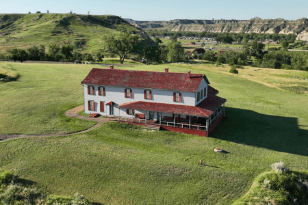 Chateau de Mores State Historic Site
