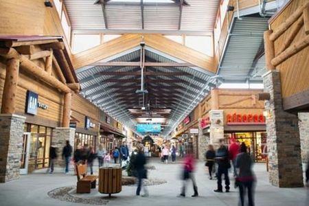 Outlets at the Dells